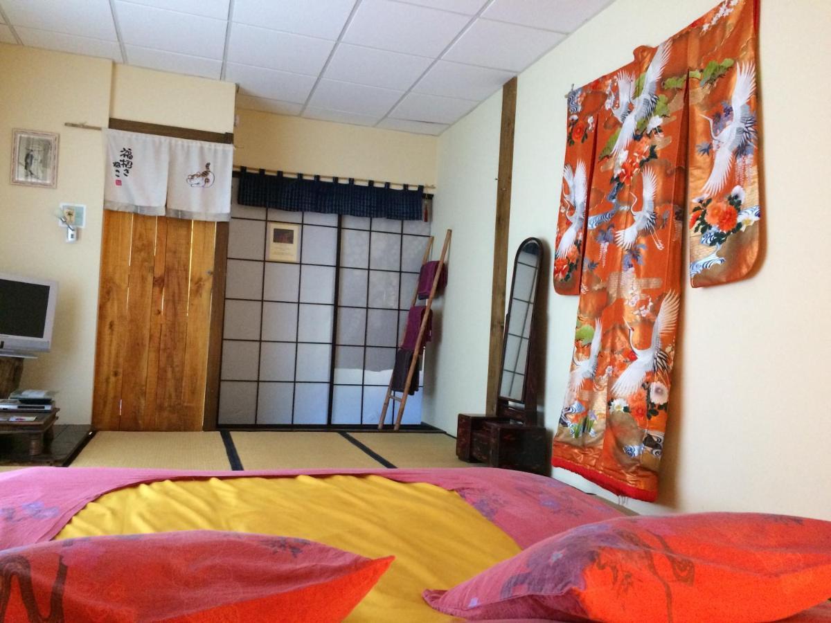 Minshuku Chambres D'Hotes Japonaises Thiers Ngoại thất bức ảnh